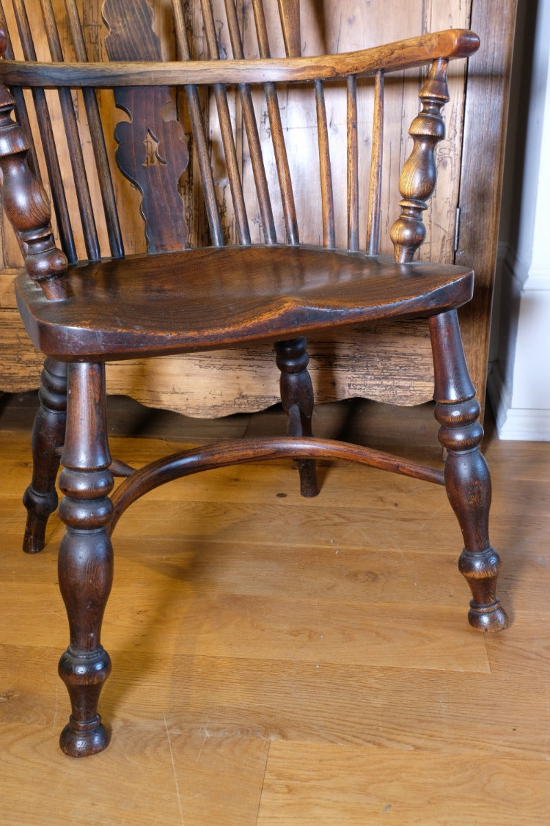 19th Century Windsor Splat back Armchair With A Crinoline Stretcher