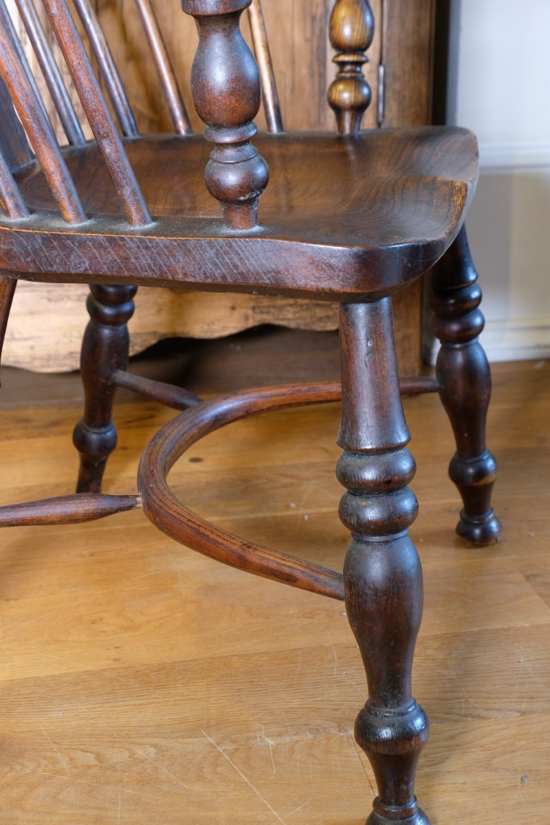 19th Century Windsor Splat back Armchair With A Crinoline Stretcher