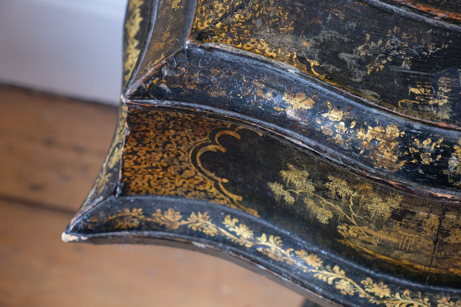 Chinoiserie Teapoy table with a serpentine sarcophagus-shaped top