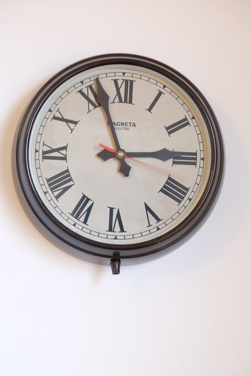 1950s Magneta Electric Bakelite Wall Clock