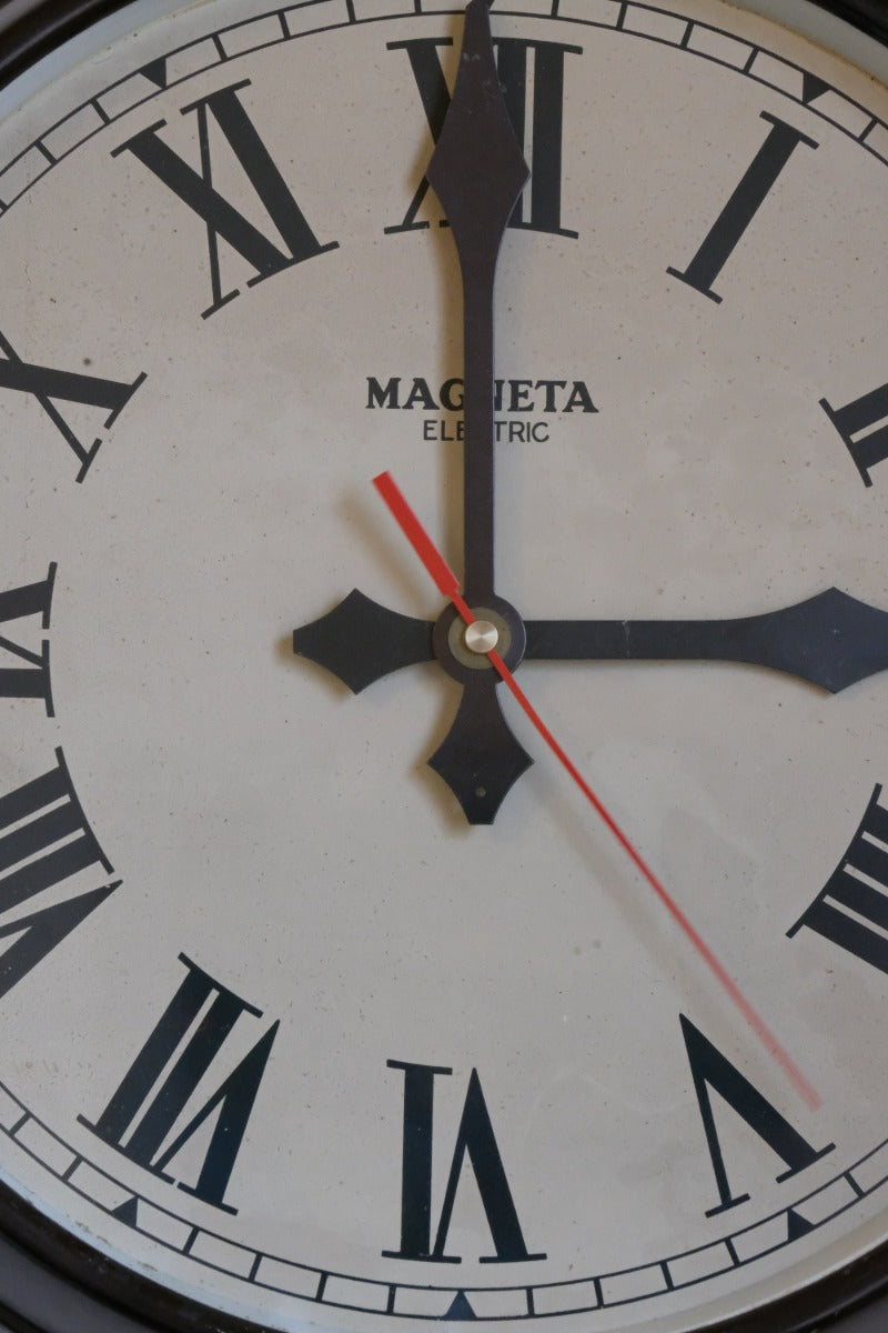 1950s Magneta Electric Bakelite Wall Clock