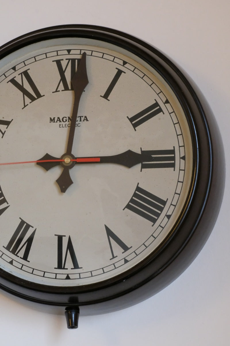 1950s Magneta Electric Bakelite Wall Clock